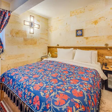 Sara Cave Cappadocia